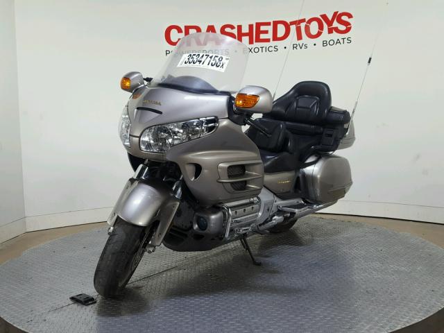 1HFSC47032A113120 - 2002 HONDA GL1800 BEIGE photo 4