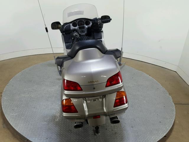 1HFSC47032A113120 - 2002 HONDA GL1800 BEIGE photo 9