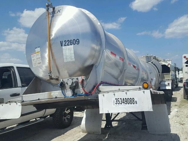 3E1AB5236HSV22609 - 2017 OTHER TANKER SILVER photo 2