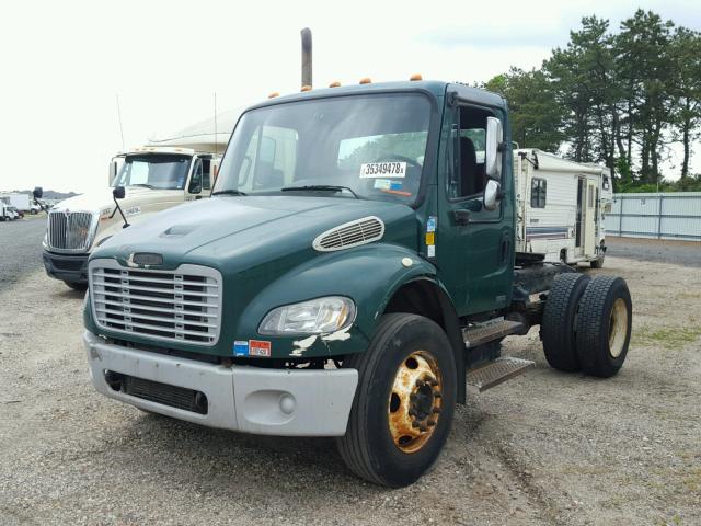 1FUBCXCS47HY33407 - 2007 FREIGHTLINER M2 106 MED GREEN photo 2