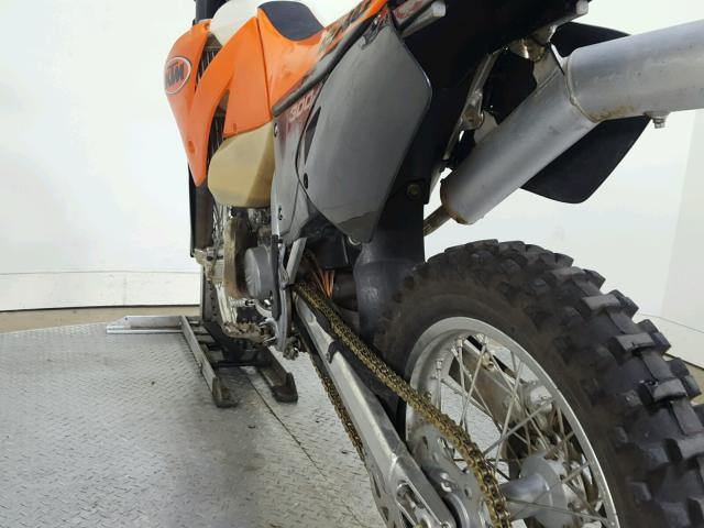 VBKEXK2352M419346 - 2002 KTM 300 EXC ORANGE photo 17