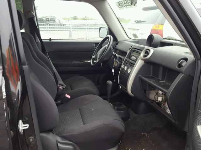 JTLKT324864037451 - 2006 TOYOTA SCION XB შავი ფოტო 5