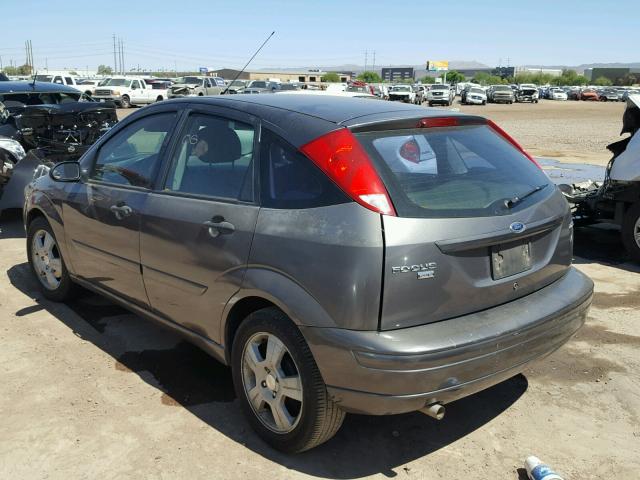 1FAFP37N56W192326 - 2006 FORD FOCUS ZX5 GRAY photo 3