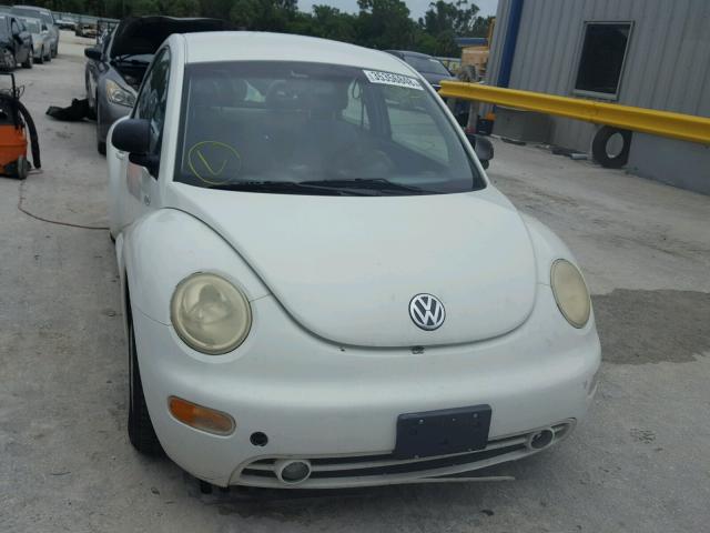 3VWCC21C9XM424449 - 1999 VOLKSWAGEN NEW BEETLE 白色 照片 9