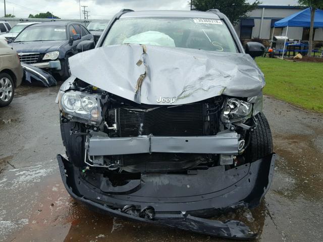 1C4NJCBA2HD185909 - 2017 JEEP COMPASS SP 银色 照片 7