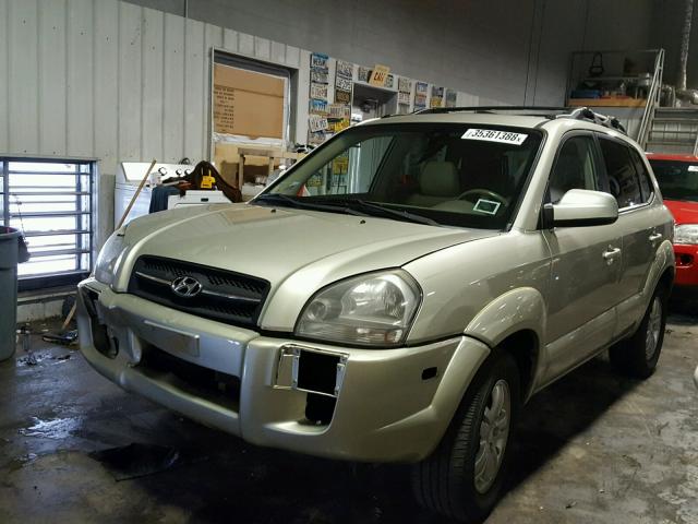 KM8JN12D57U486976 - 2007 HYUNDAI TUCSON SE GOLD photo 2