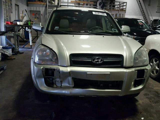 KM8JN12D57U486976 - 2007 HYUNDAI TUCSON SE GOLD photo 9