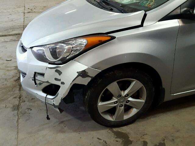 KMHDH4AE2CU332753 - 2012 HYUNDAI ELANTRA GL SILVER photo 9