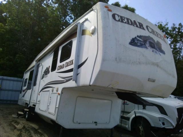 4X4FCRM289S202677 - 2009 CEDR CEDARCREEK WHITE photo 1