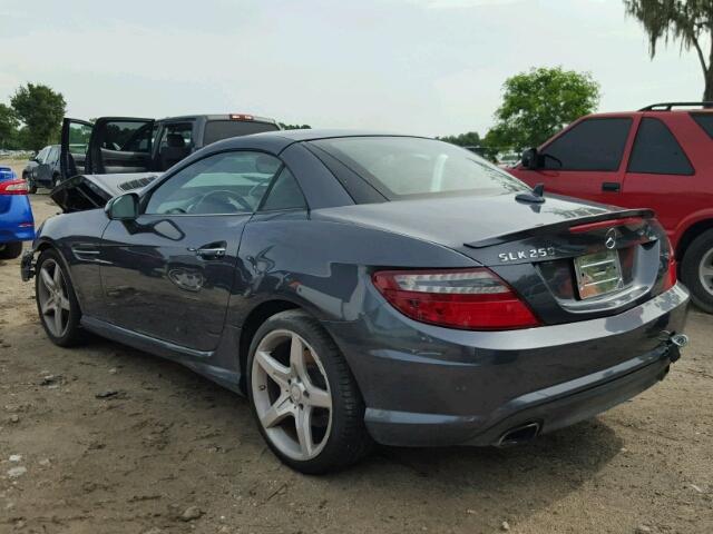 WDDPK4HA3DF055144 - 2013 MERCEDES-BENZ SLK250 CHARCOAL photo 3