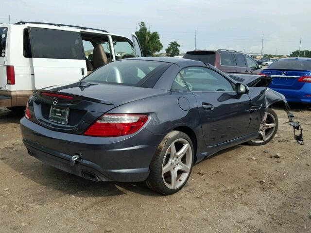 WDDPK4HA3DF055144 - 2013 MERCEDES-BENZ SLK250 CHARCOAL photo 4