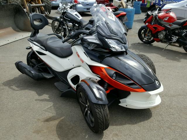 2BXNCBC48FV000227 - 2015 CAN-AM SPYDER ROA WHITE photo 1