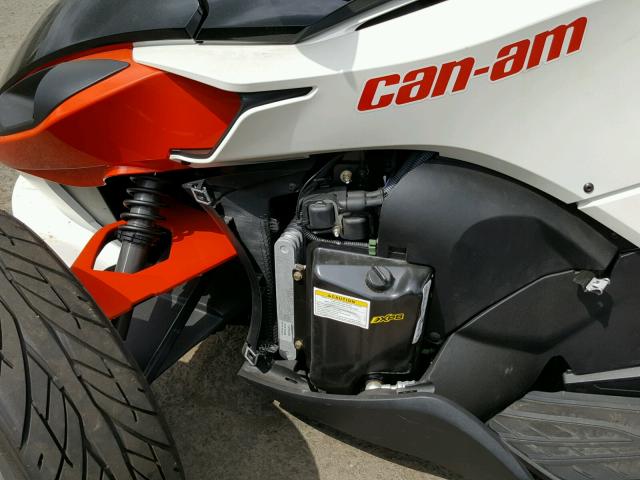 2BXNCBC48FV000227 - 2015 CAN-AM SPYDER ROA WHITE photo 7