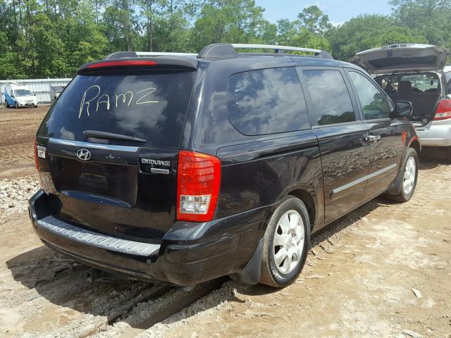 KNDMC233786056844 - 2008 HYUNDAI ENTOURAGE BLACK photo 4