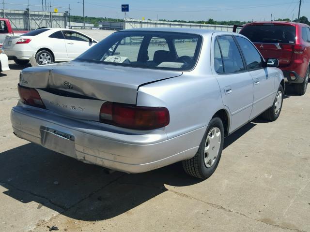 4T1BG12K4TU753709 - 1996 TOYOTA CAMRY DX BLUE photo 4