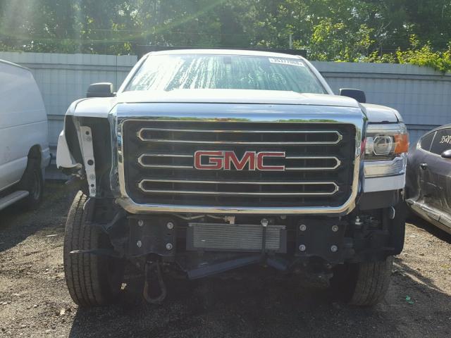 1GT01XE82FZ119449 - 2015 GMC SIERRA C25 WHITE photo 9