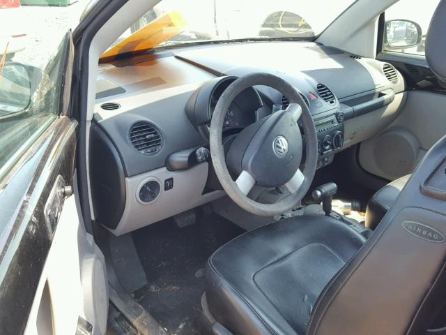3VWCM31Y25M361626 - 2005 VOLKSWAGEN NEW BEETLE 黑色 照片 9