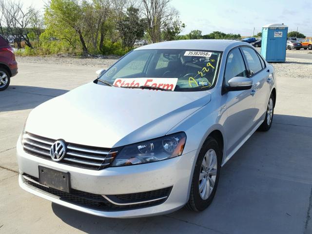 1VWAS7A39EC112847 - 2014 VOLKSWAGEN PASSAT S SILVER photo 2