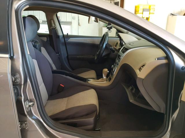 1G1ZA5EU8BF320897 - 2011 CHEVROLET MALIBU LS SILVER photo 5