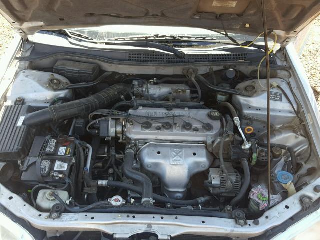 1HGCF86681A090565 - 2001 HONDA ACCORD VAL SILVER photo 7