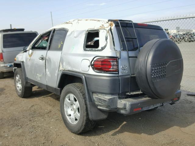 JTEZU11FX70009668 - 2007 TOYOTA FJ CRUISER SILVER photo 3