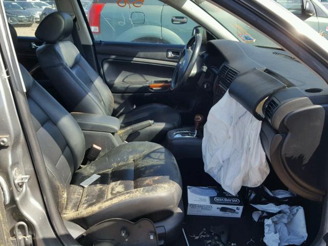 WVWYH63B62E216310 - 2002 VOLKSWAGEN PASSAT GLX 石墨色 照片 5