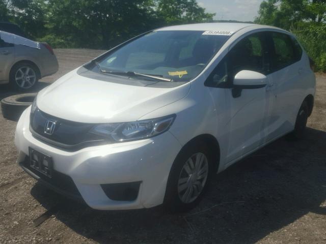 3HGGK5H52FM736564 - 2015 HONDA FIT LX WHITE photo 2