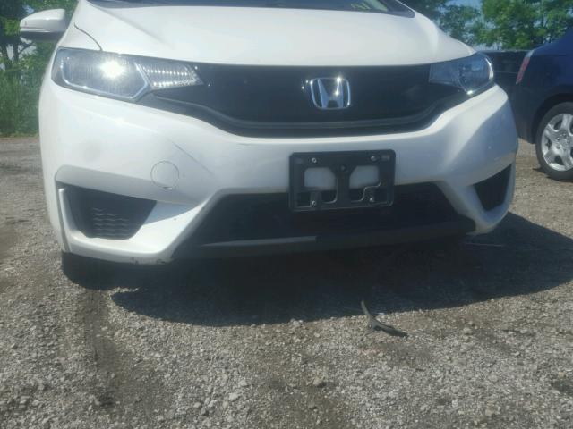 3HGGK5H52FM736564 - 2015 HONDA FIT LX WHITE photo 9