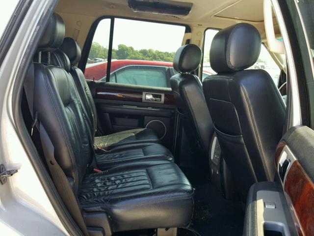 5LMFU28R13LJ14968 - 2003 LINCOLN NAVIGATOR SILVER photo 6