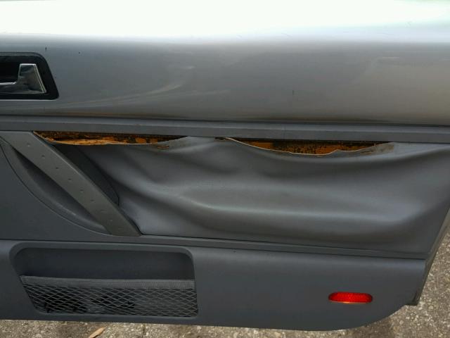 3VWCA21C2YM476075 - 2000 VOLKSWAGEN NEW BEETLE 银色 照片 9