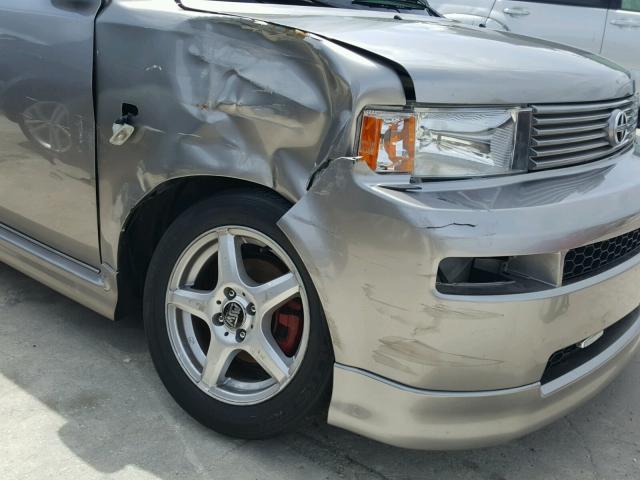 JTLKT324164043799 - 2006 TOYOTA SCION XB SILVER photo 9