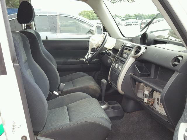 JTLKT324X64089857 - 2006 TOYOTA SCION XB თეთრი ფოტო 5