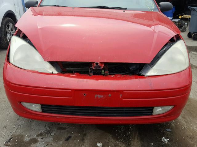 3FAFP31Z34R124599 - 2004 FORD FOCUS ZX3 RED photo 9