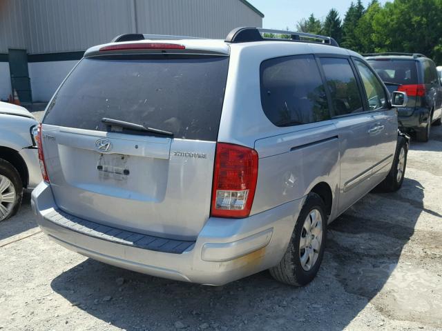 KNDMC233776043901 - 2007 HYUNDAI ENTOURAGE SILVER photo 4