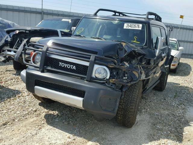 JTEBU11F370069101 - 2007 TOYOTA FJ CRUISER BLACK photo 2