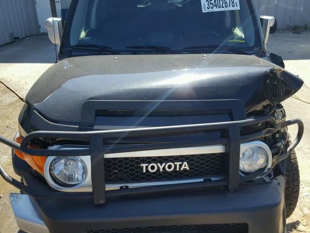 JTEBU11F370069101 - 2007 TOYOTA FJ CRUISER BLACK photo 7