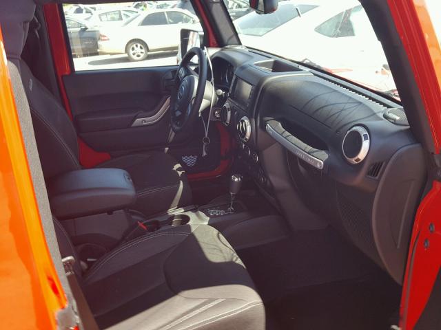 1C4GJWBGXJL925555 - 2018 JEEP WRANGLER S RED photo 5