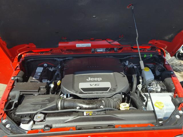 1C4GJWBGXJL925555 - 2018 JEEP WRANGLER S RED photo 7