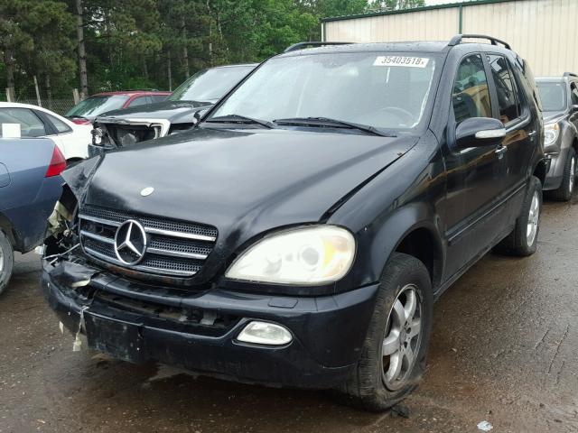 4JGAB75E02A293886 - 2002 MERCEDES-BENZ ML 500 BLACK photo 2