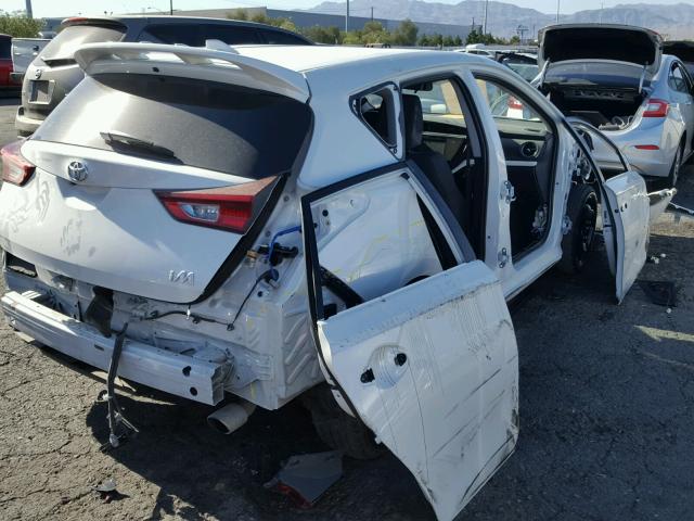 JTNKARJE5JJ556817 - 2018 TOYOTA COROLLA IM WHITE photo 4