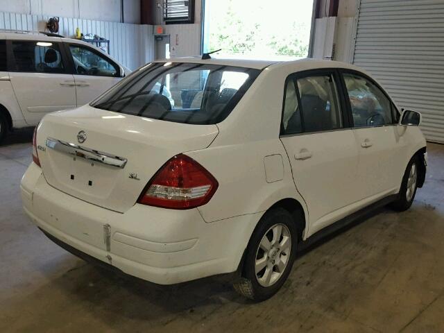 3N1BC11E97L400364 - 2007 NISSAN VERSA S/SL WHITE photo 4