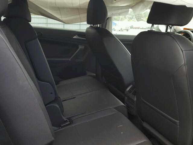 3VV3B7AX5JM040103 - 2018 VOLKSWAGEN TIGUAN SE Grau Foto 6