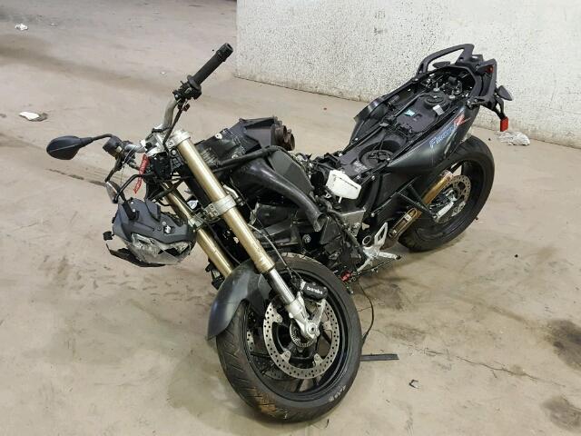 WB10B140XGZC97746 - 2016 BMW F800 R WHITE photo 2