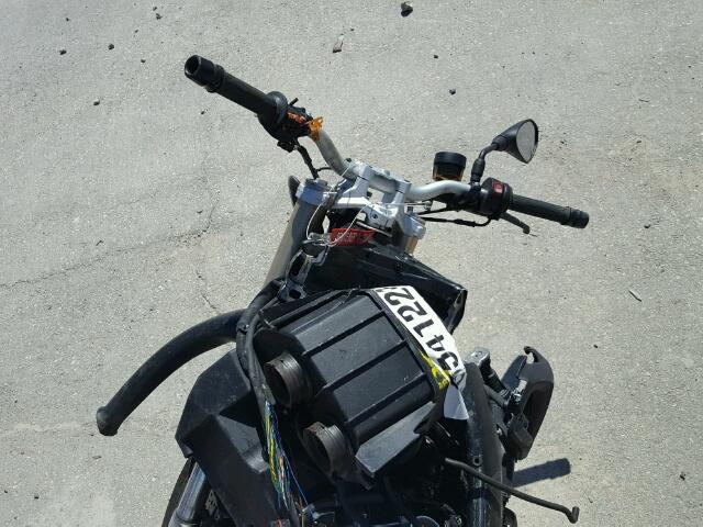 WB10B140XGZC97746 - 2016 BMW F800 R WHITE photo 5