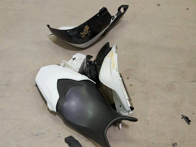 WB10B140XGZC97746 - 2016 BMW F800 R WHITE photo 9