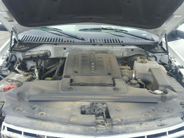 5LMJJ3H52BEJ02112 - 2011 LINCOLN NAVIGATOR WHITE photo 7