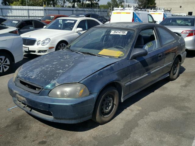 1HGEJ622XWL040650 - 1998 HONDA CIVIC DX GREEN photo 2