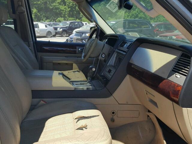5LMFU28565LJ15498 - 2005 LINCOLN NAVIGATOR WHITE photo 5