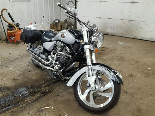 5VPCB16D553011185 - 2005 VICTORY MOTORCYCLES KINGPIN 银色 照片 1