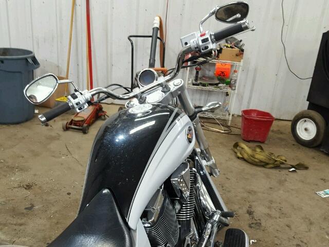 5VPCB16D553011185 - 2005 VICTORY MOTORCYCLES KINGPIN 银色 照片 5